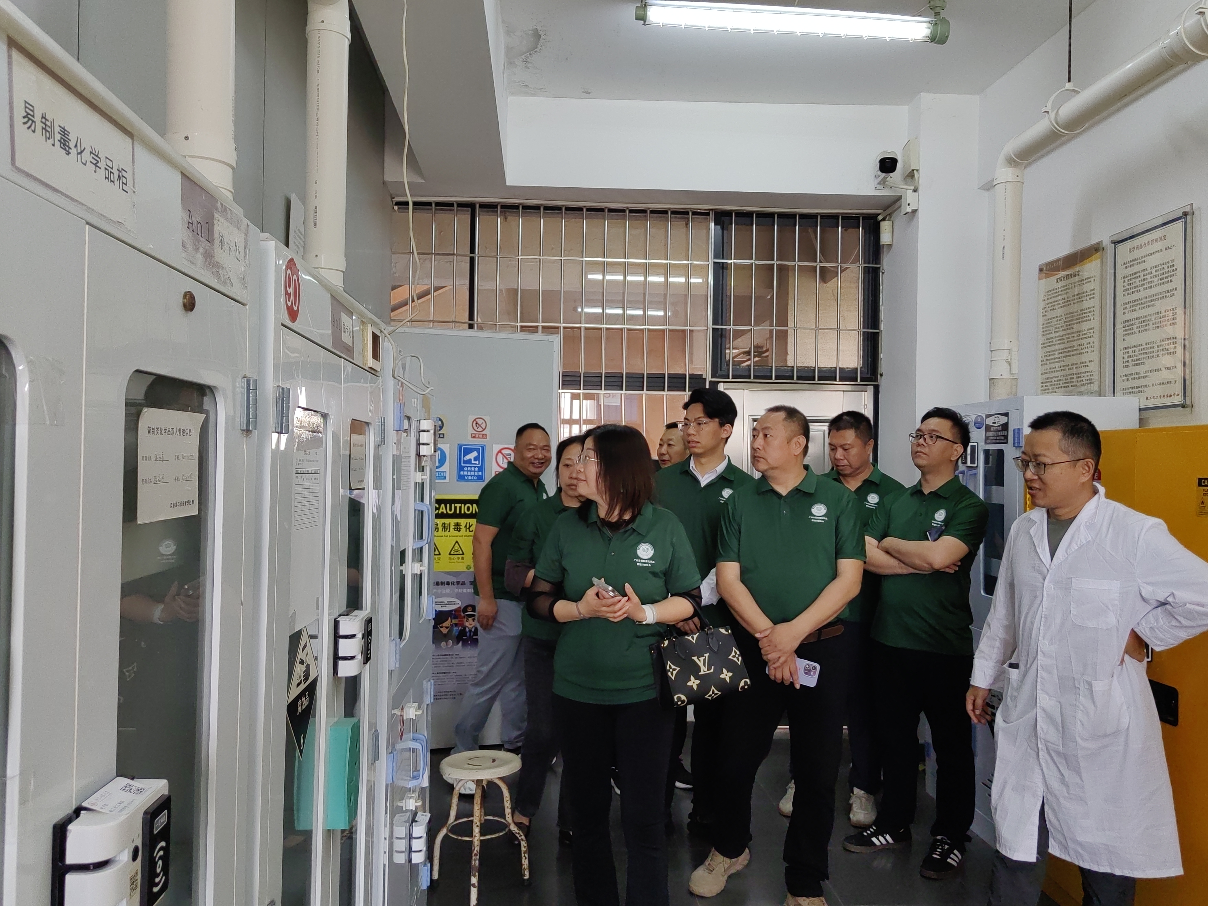 7e3ef151b742dfe3f93d2c2556231140